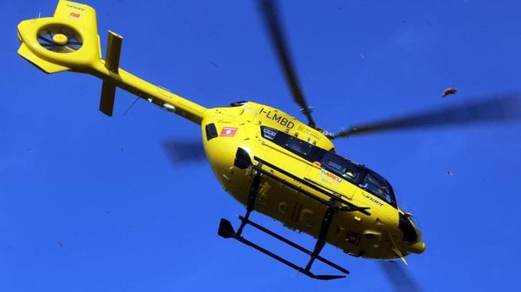 Gardone Riviera, precipita con deltaplano: morta una donna