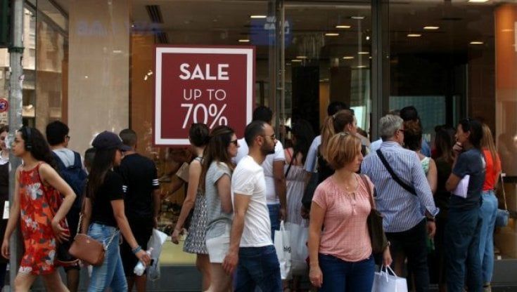 Al via i  saldi in Piemonte, i commercianti: "Speriamo nella svolta" 