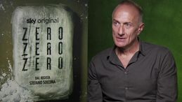 Venezia 76, Stefano Sollima: "Seguiamo il viaggio della cocaina ma ci interessa l'impatto sociale ed economico"