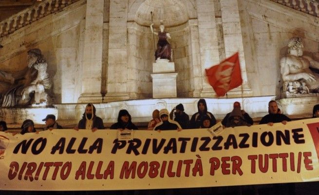 Atac, autisti e senzacasa in marcia<br />"Il trasporto pubblico &egrave; un bene comune"