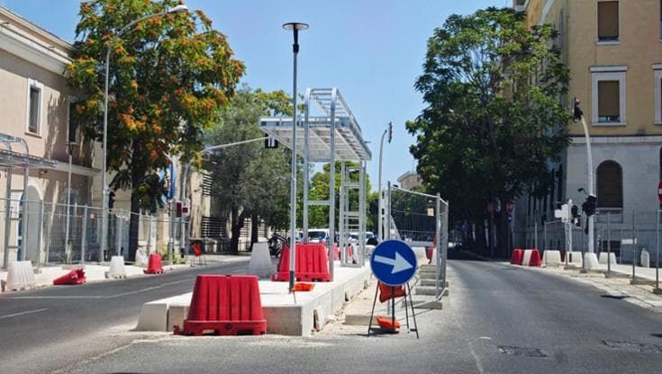 Brt, perché le banchine centrali e che fine faranno le navette: dubbi e risposte sui bus a Bari