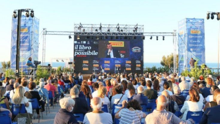 Torna a Vieste il "Libro Possibile". Con Desiati e Molinari si discute su "L'anno che verrà"