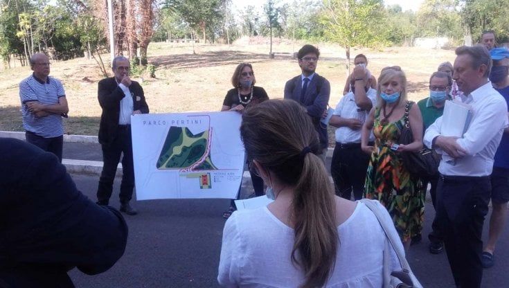 Roma, la protesta dei residenti di Pietrlata: "No all'apertura al traffico delle strade nel Parco Pertini"