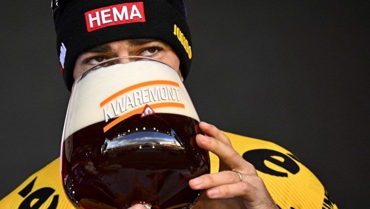 Van Aert, che furbata: attacca per vincere 6.000 euro in arredi per il bagno