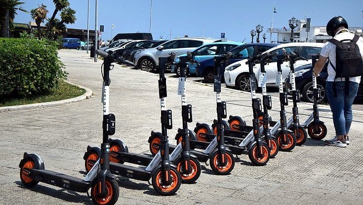 Vaccino, a Bari in monopattino all'hub: Helbiz offre corse gratuite per chi ha la dose prenotata