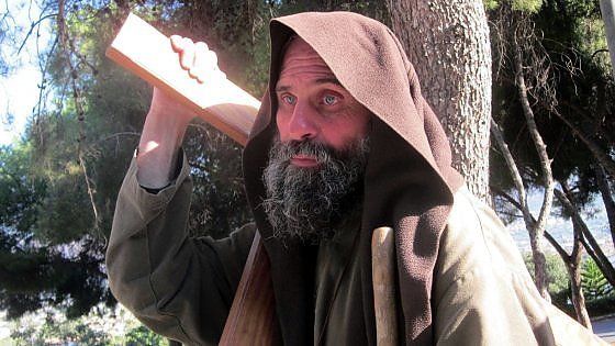 In vendita i capannoni promessi a Biagio Conte, la protesta del missionario laico