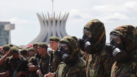 Brasile, Bolsonaro verso l'insediamento tra le polemiche