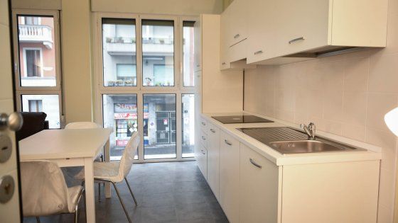 Milano, una casa per mamme in difficoltà e famiglie sfrattate: i 17 nuovi alloggi del Comune 