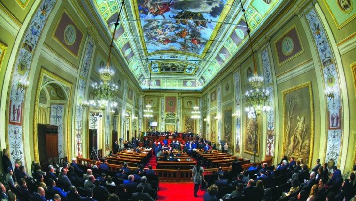 Sicilia, un deputato su tre ha cambiato gruppo: l’Ars cerca di frenare i voltagabbana