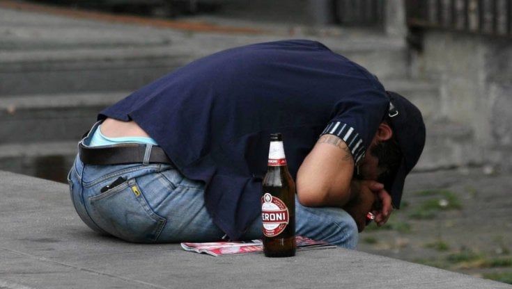 Dipendenti da tutto: così un anno di pandemia ha moltiplicato in Liguria il vizio per alcol, azzardo e abuso di tecnologia specie tra i giovanissimi