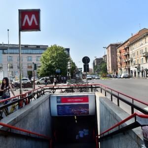 Sesto San Giovanni, aggredisce controllore Atm e morde un carabiniere: arrestato