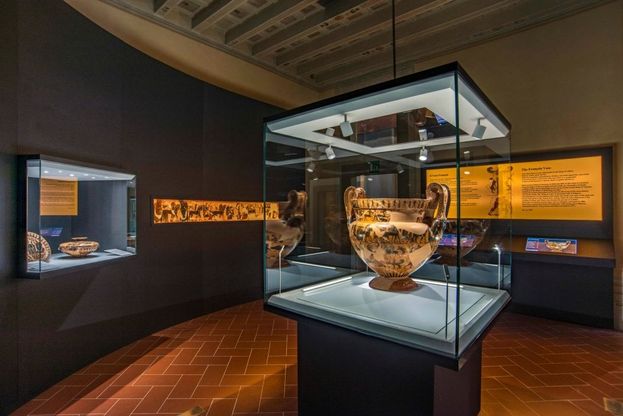 Firenze, il vaso François è la superstar delle nuove sale al Museo archeologico