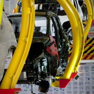 Batosta sul mercato auto europeo, vendite dimezzate a marzo. In Italia il crollo peggiore