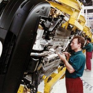 Fca licenzia i due dipendenti che avevano "venduto" l'assunzione per 5.000 euro