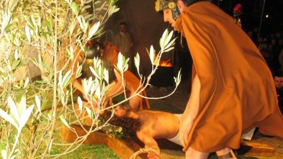 Sagre nel Lazio, tra figuranti e delizie gastronomiche: la Passione rivive a Oliveto Sabino