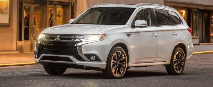  Mitsubishi Outlander PHEV, quante idee