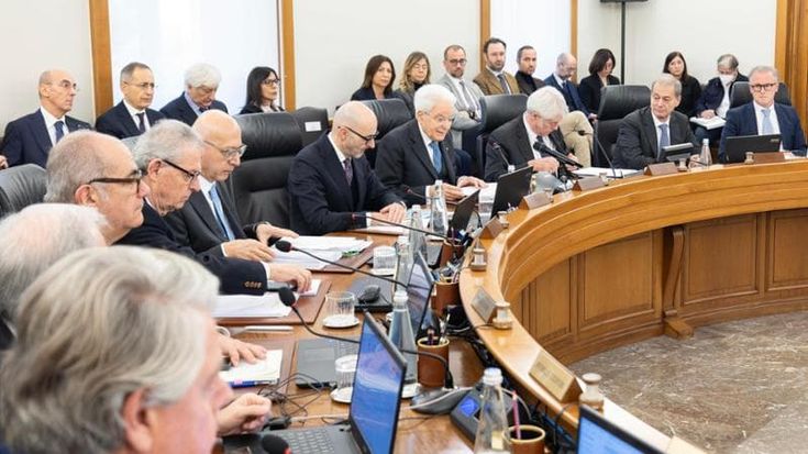 Mattarella difende il Csm: “Serve rispetto per questa istituzione”