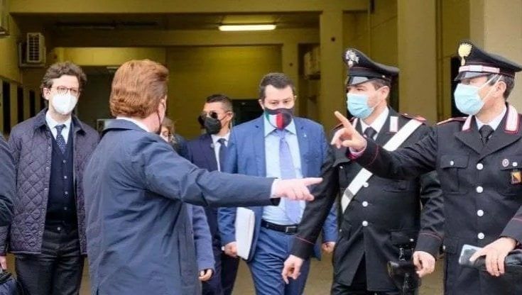 Processo Open Arms, gli ex ministri Trenta e Toninelli: "Il divieto di ingresso della Ong fu deciso dal ministro Salvini"