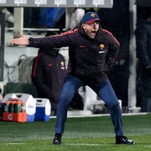 Roma, Di Francesco: "La responsabilità è mia, ma non mi dimetto". Monchi per ora lo conferma: "Chiediamo scusa"