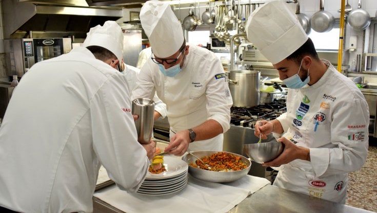 Toscana, cena e pernottamento gratis così gli hotel aggirano il dpcm