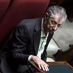 Bossi condannato a 18 mesi per vilipendio a Napolitano