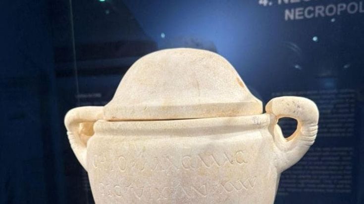 Monili e manufatti, esposti i tesori di Assoro