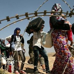 Marocco, 25 rifugiati siriani intrappolati in un'area desertica al confine con l'Algeria