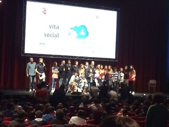 Al Brancaccio "Una vita da social", i consigli agli studenti contro il cyberbullismo
