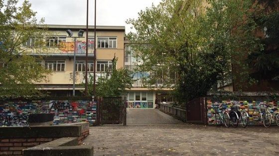Scuola, il collettivo Cseno: "Chiediamo edifici sicuri"