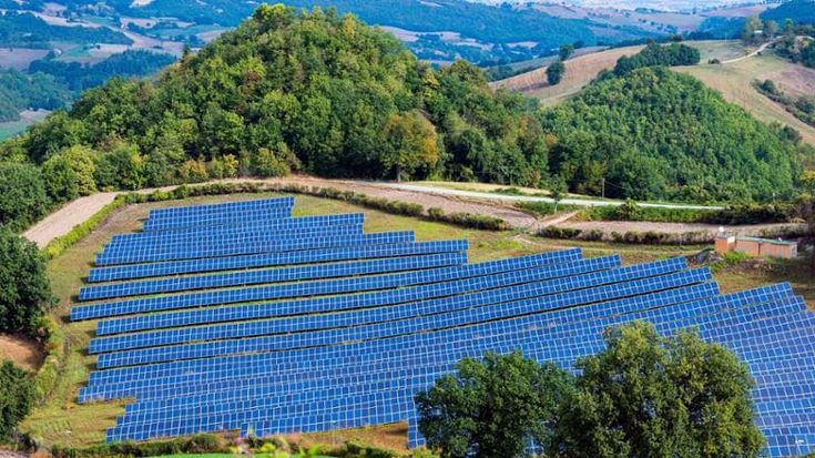 In Sicilia è corsa all’oro del fotovoltaico: “Scomparirà il 30% dei campi di grano”