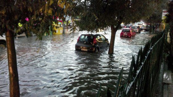 Nubifragio su Palermo, strade allagate. Traffico in tilt. Disagi a Catania e Messina