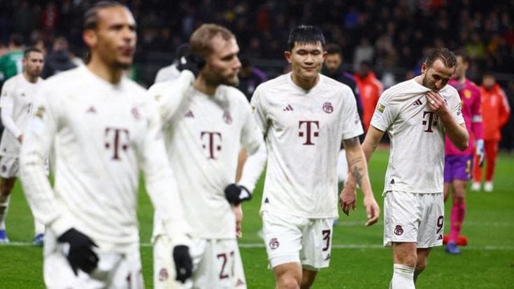 Tonfo Bayern, ne prende 5 a Francoforte. Leverkusen solo in testa alla Bundesliga
