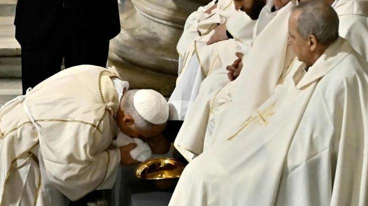 Leone XIV: “Inginocchiamoci con gli oppressi, no a chi vuole vincere uccidendo”