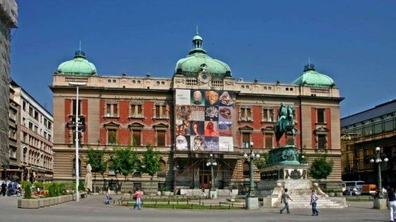 Gli 007 italiani a Belgrado contro la corruzione: così funziona il "sistema Italia"
