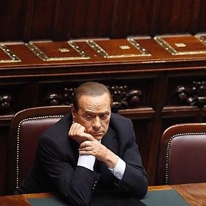 Berlusconi: "Napolitano pu&ograve; ancora darmi la grazia". Decadenza, voto in aula il 27