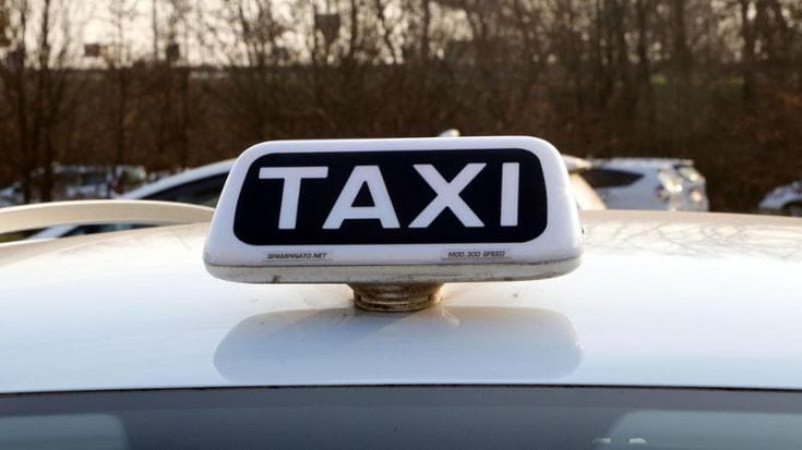 Taxi, lo sciopero in programma il 24 aprile a Roma revocato per la morte del papa