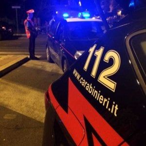 Picchiava il padre per la droga da 9 anni, arrestato