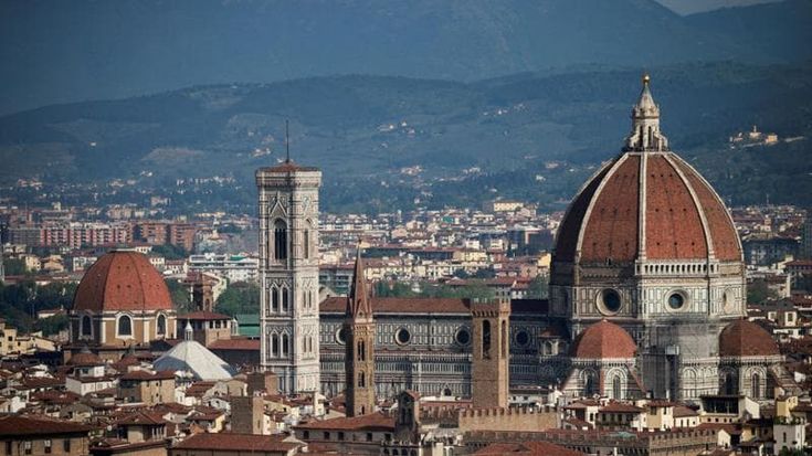 Truffa al campanile di Giotto, milioni di euro rubati online: “Soldi agganciati via mail”