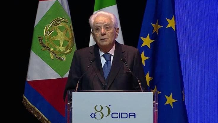 Mattarella: "L'Europa è lo spazio in cui pensarsi e agire per guardare al futuro"