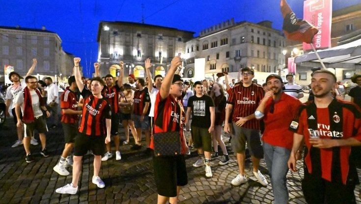 Tifosi in divisa