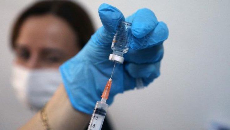 Covid, medici no vax scrivono all'Asl di Brindisi: "Se ci cacciate siamo pronti a fare ricorso"