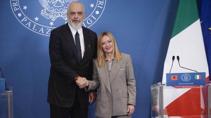 Meloni ammette il flop dei centri in Albania: “La colpa è dei giudici”