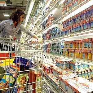 Fiducia dei consumatori in calo a febbraio, sale per le imprese