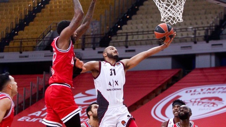 Basket, Milano torna ad allenarsi: confermato il derby contro Cantù