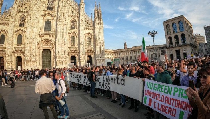 Corteo no Green Pass a Milano, la giudice: carcere per un manifestante, altri tre ai domiciliari