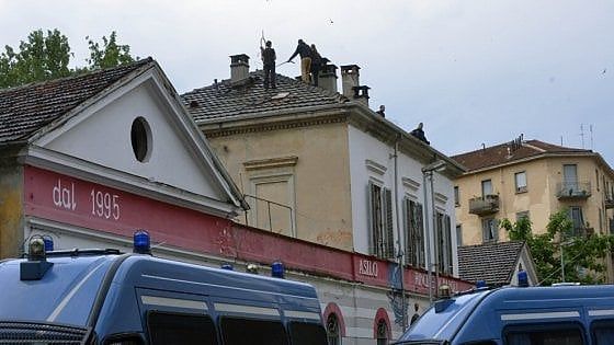 Torino, tutti annullati dal Riesame gli arresti degli antagonisti dopo un "picchetto antisfratto"