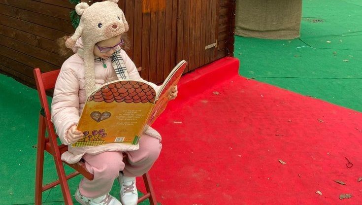 Rimini, a sei anni ha letto 80 libri illustrati: il record di Lillà, premiata dalla biblioteca 