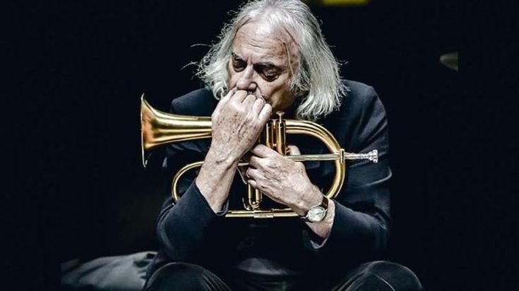 Il trombettista Enrico Rava: “A 84 anni cerco ancora l’attimo sublime sul palco”