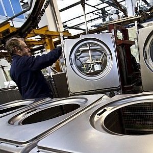 Allarme Indesit, Whirlpool non esclude tagli e chiusure