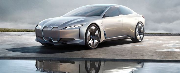 Bmw a tutto elettrico: debutta la nuova i4